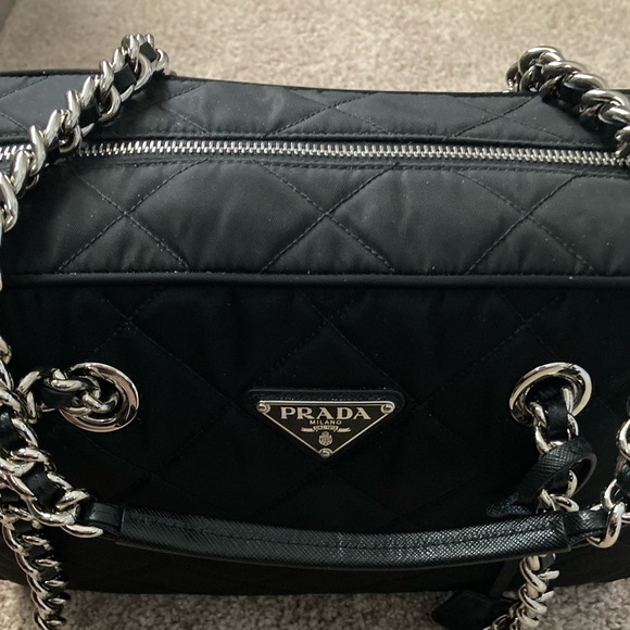 New , clean, sophisticated - Picture 1 of 4